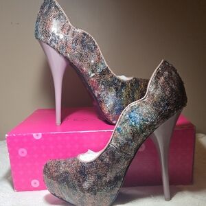 NIB ShoeDazzle Sequins Scalloped Platforms w/ Mauve Heels